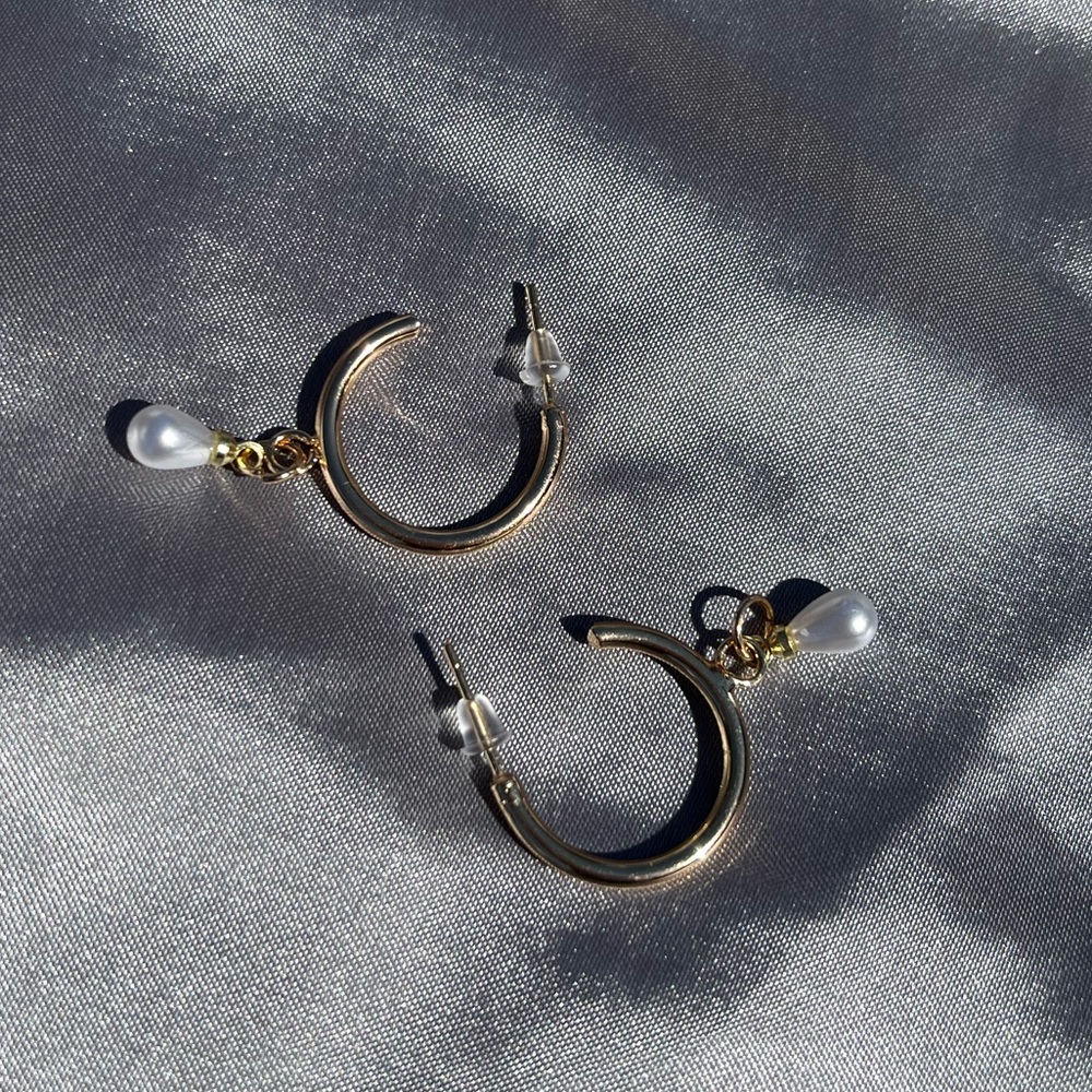 handmade raindrop pearl studded hoop